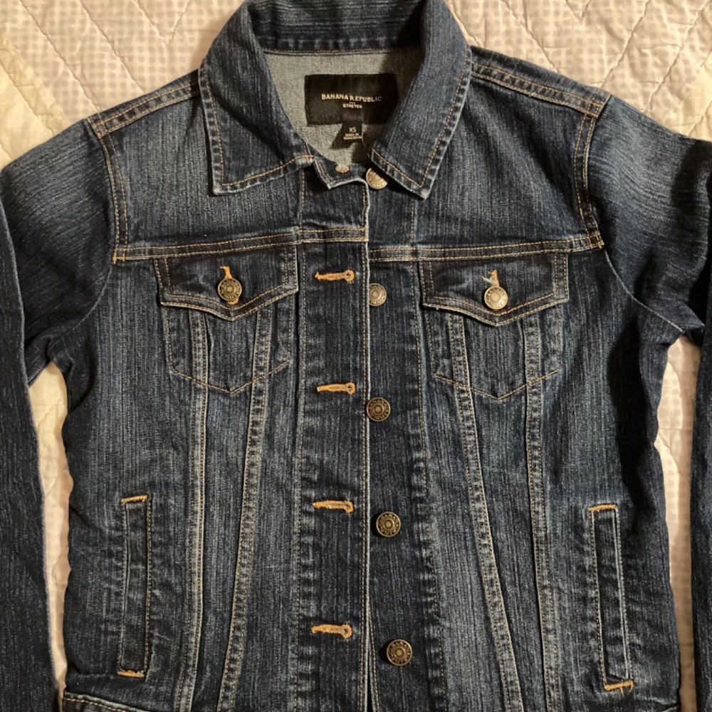 Banana Republic Essential Jean Jacket - Picture 6 of 7